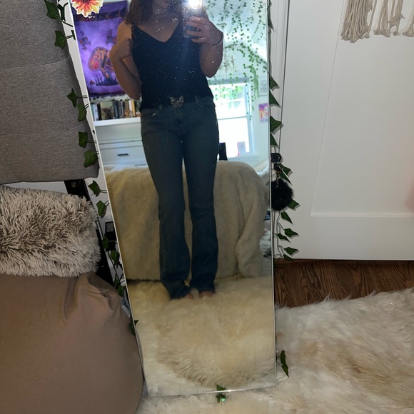 Black cashmere material rubbed tank top with low v neck in front and back - Picture 3 of 4